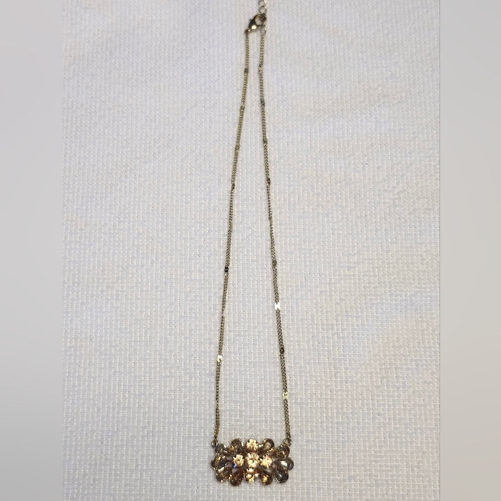 Elegant Gold Necklace with Pink Crystal Accents